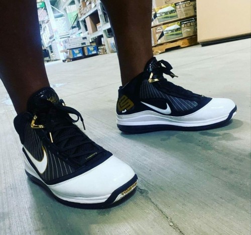 lebron 7 black gold